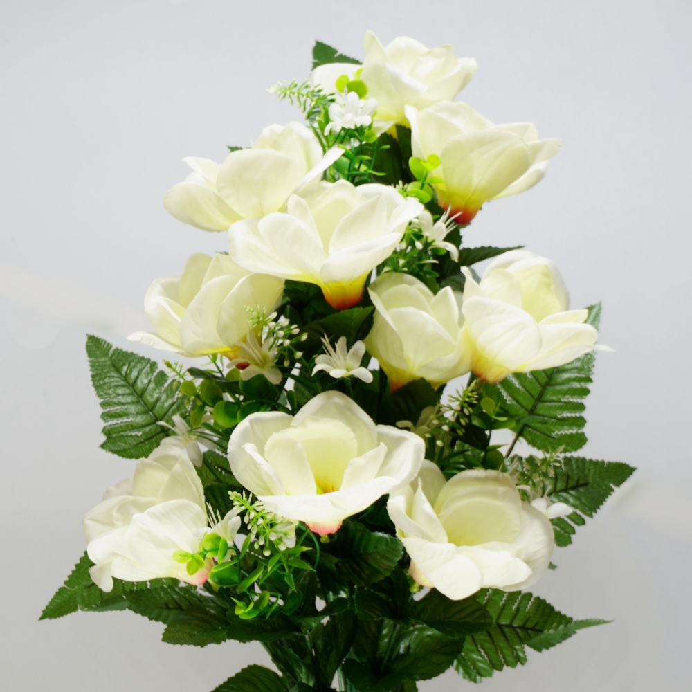 Mazzo frontale di magnolie color bainco