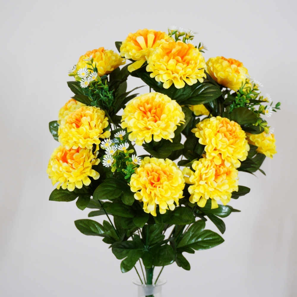 Mazzo rotondo di zinnie in colore giallo