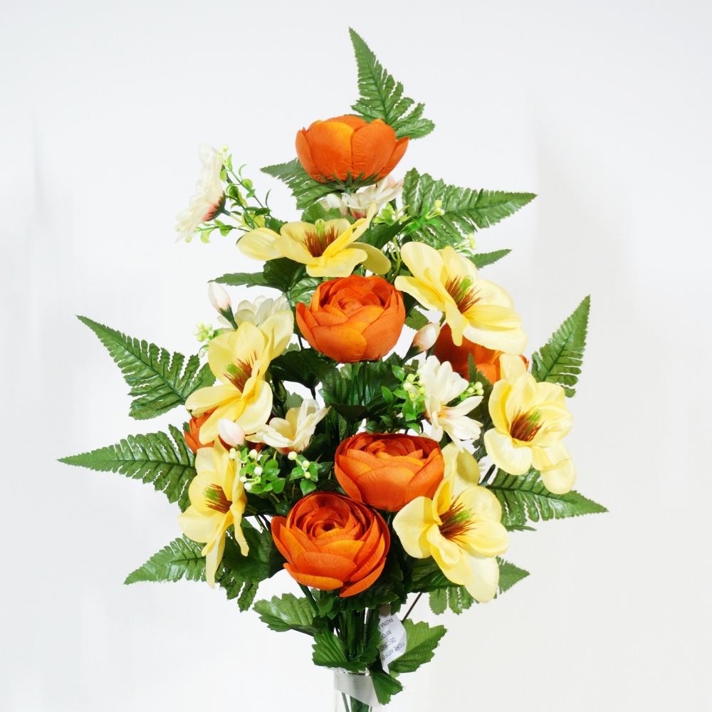 Mazzo frontale di ranuncolo e magnolai in tonalità arancio autunnale