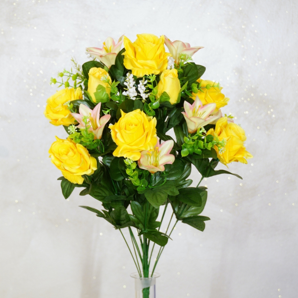 Mazzo rotodno di rose e day lily