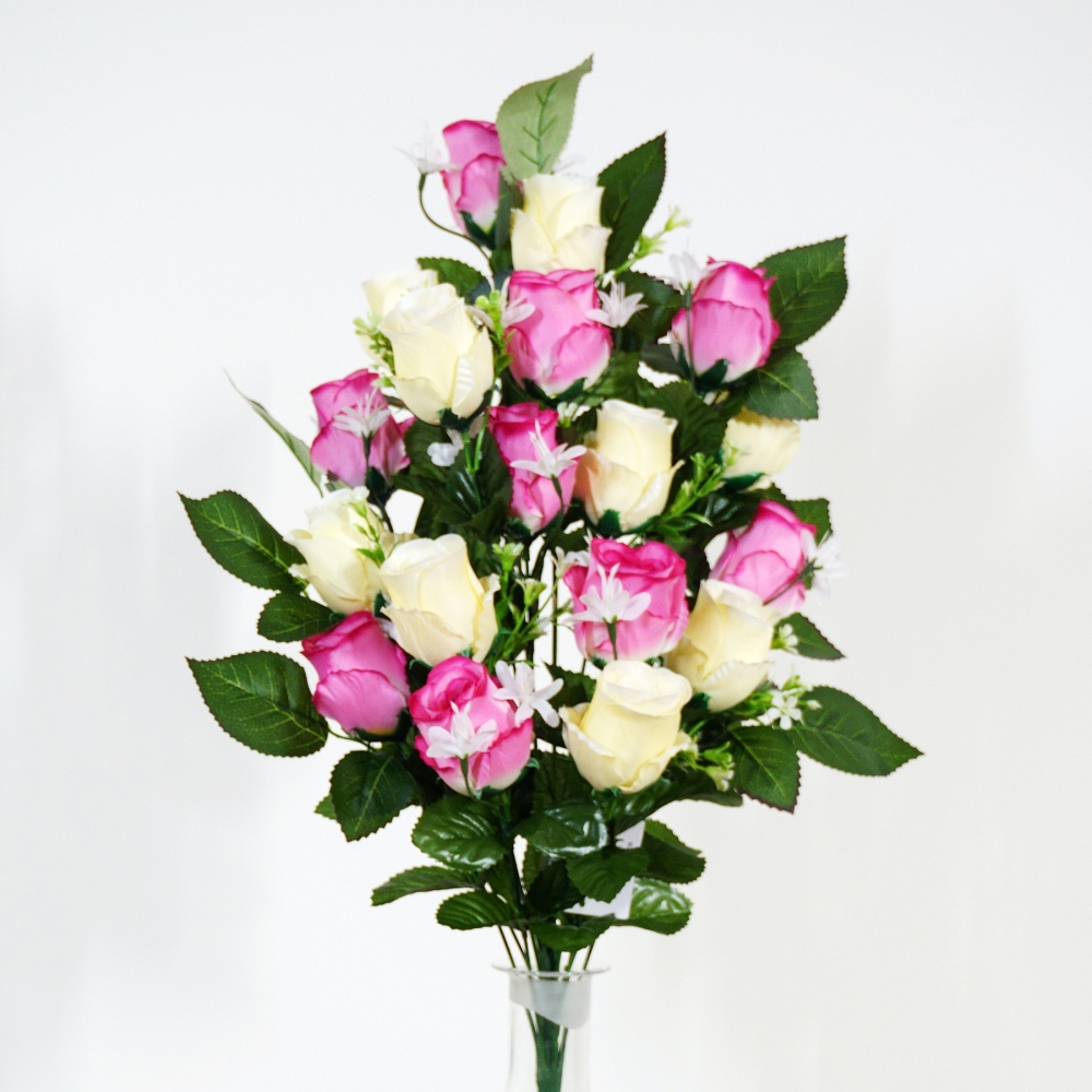 Mazzo frontale di boccioli di rosa combinazione rosa e crema