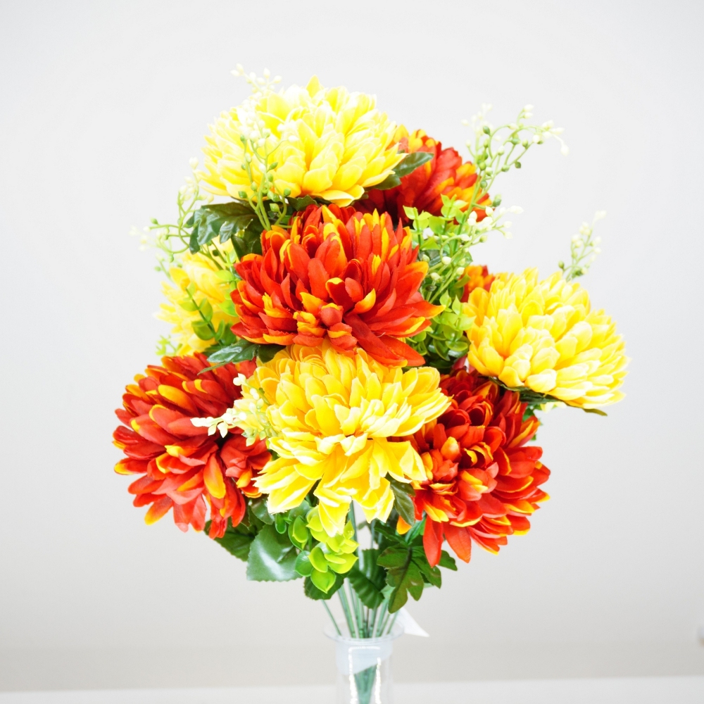 Mazzo rotondo di crisantemi pon pon combinazione giallo e arancio